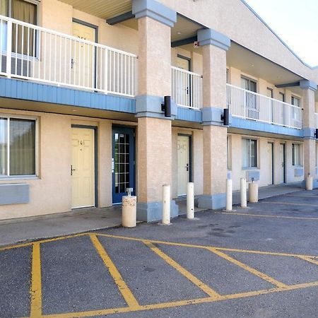 Country Lane Inn & Suites Swift Current Exterior foto